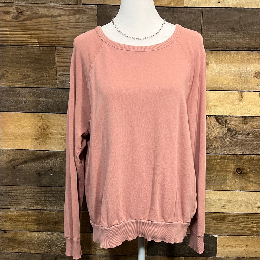 Universal Thread Women's Pullover Sweatshirt in Dusty Rose